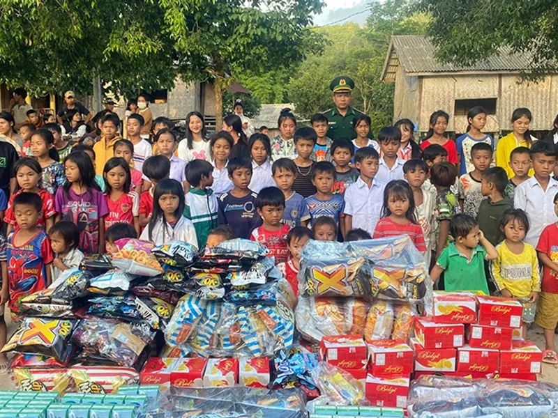 Gia đình hạnh phúc sau khi trúng giải độc đắc